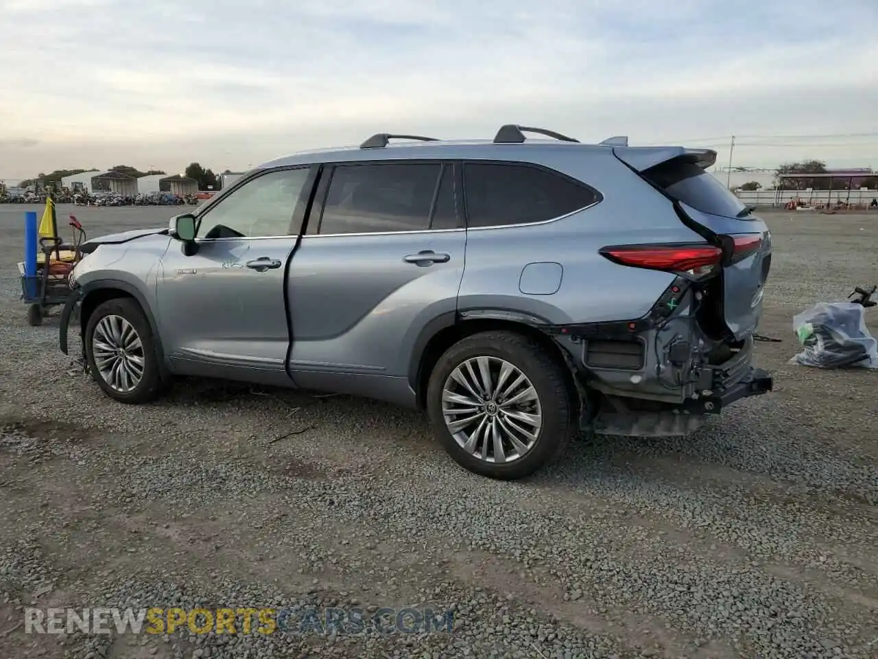 2 Photograph of a damaged car 5TDEBRCH9MS020417 TOYOTA HIGHLANDER 2021