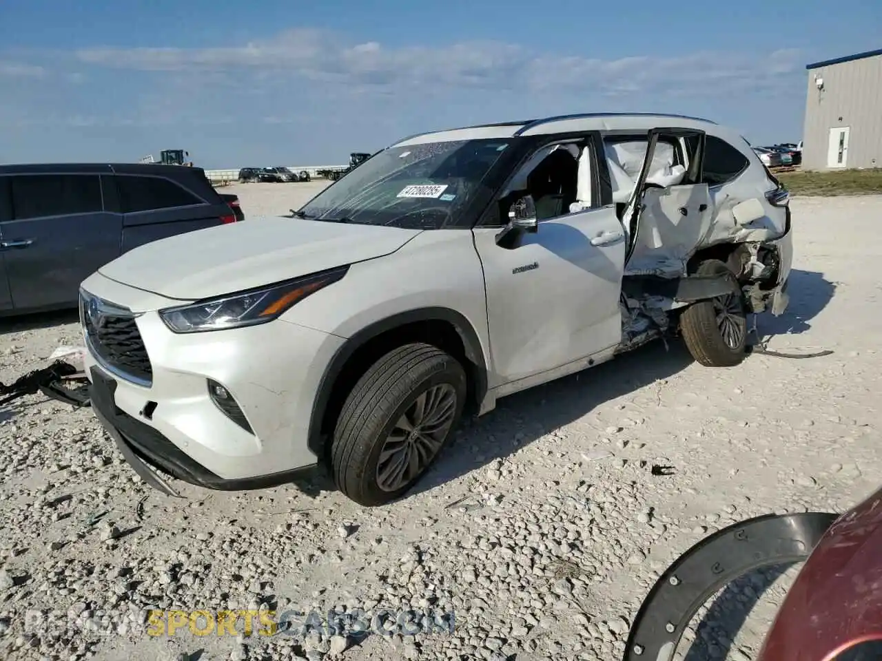 1 Photograph of a damaged car 5TDFARAH5MS005262 TOYOTA HIGHLANDER 2021