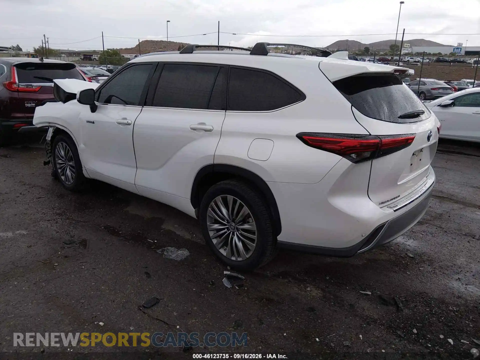 3 Photograph of a damaged car 5TDFARAH8MS005532 TOYOTA HIGHLANDER 2021