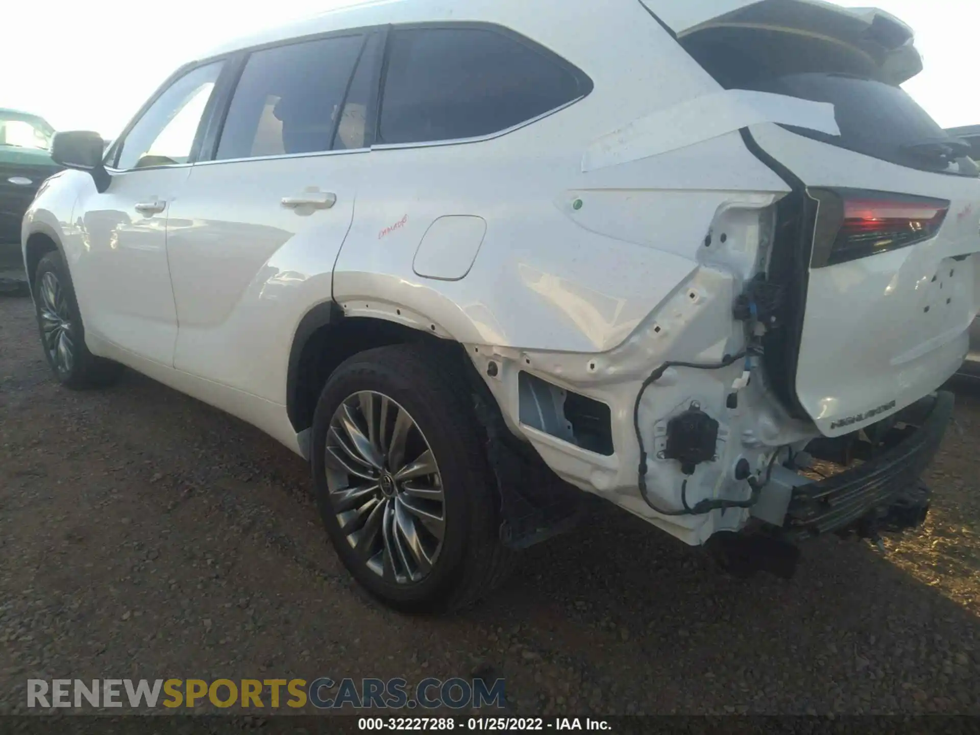 2 Photograph of a damaged car 5TDFZRAH4MS073514 TOYOTA HIGHLANDER 2021