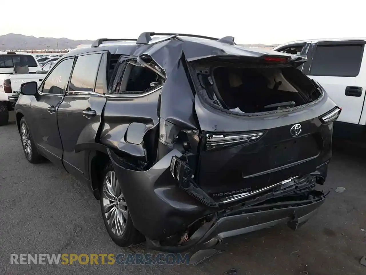 3 Photograph of a damaged car 5TDFZRAH6MS037114 TOYOTA HIGHLANDER 2021