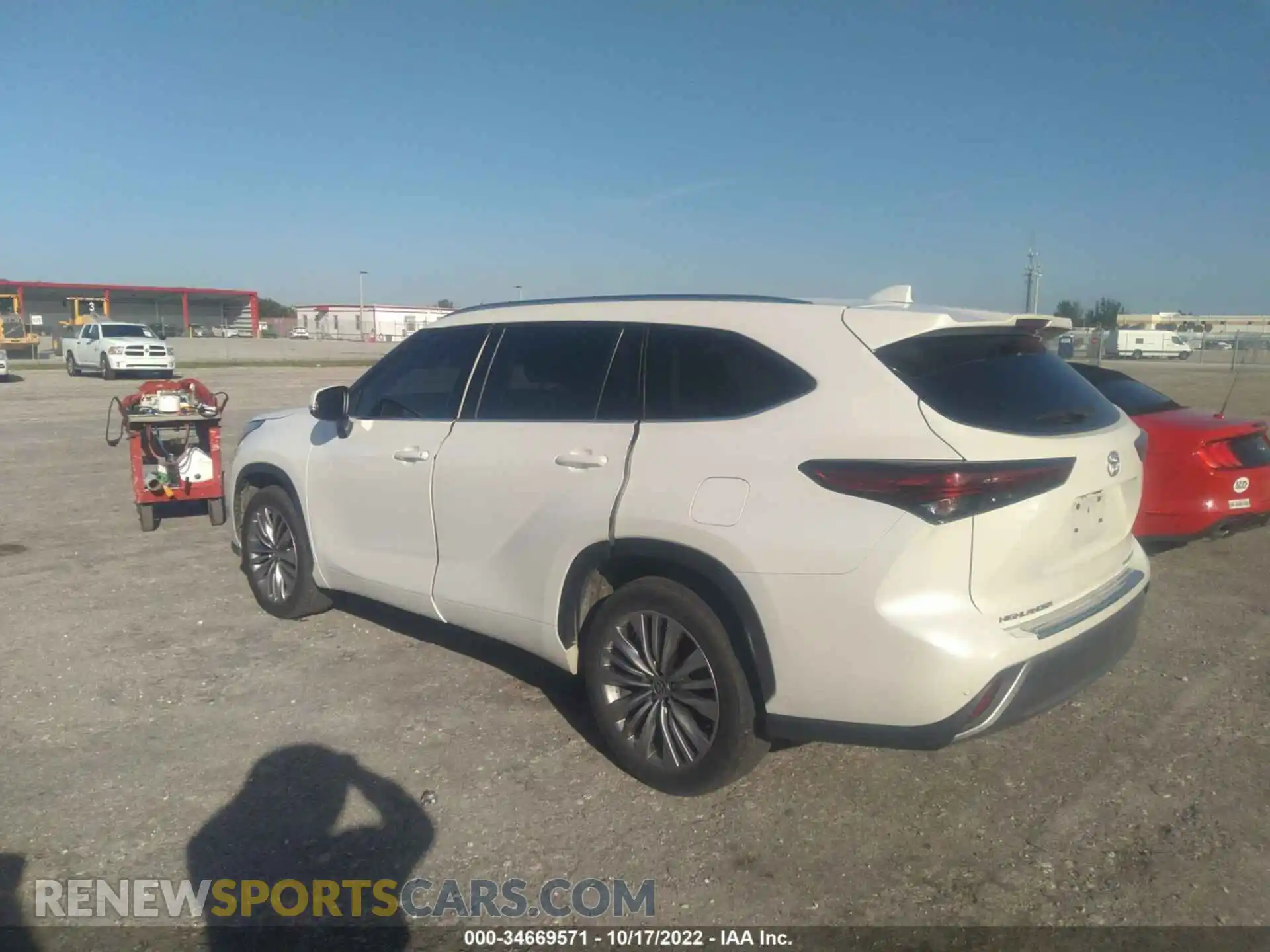 3 Photograph of a damaged car 5TDFZRAH7MS033962 TOYOTA HIGHLANDER 2021