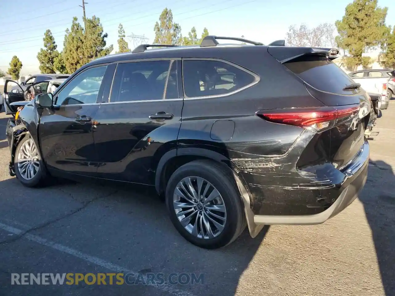 2 Photograph of a damaged car 5TDFZRAHXMS057446 TOYOTA HIGHLANDER 2021