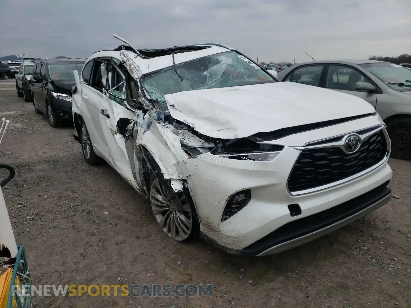 1 Photograph of a damaged car 5TDFZRBH0MS064372 TOYOTA HIGHLANDER 2021