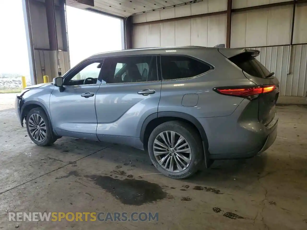 2 Photograph of a damaged car 5TDFZRBH0MS111657 TOYOTA HIGHLANDER 2021
