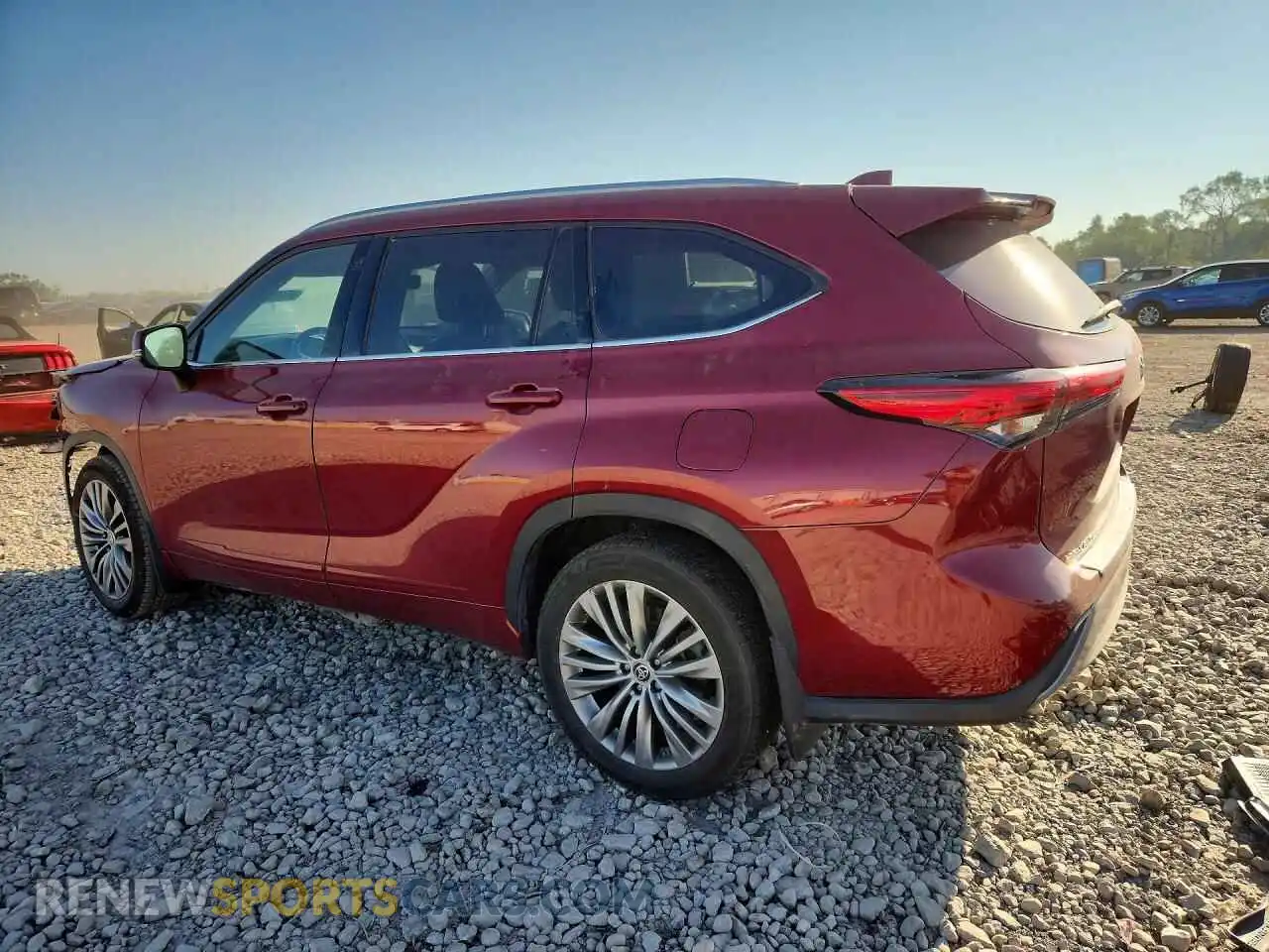 2 Photograph of a damaged car 5TDFZRBH0MS112792 TOYOTA HIGHLANDER 2021