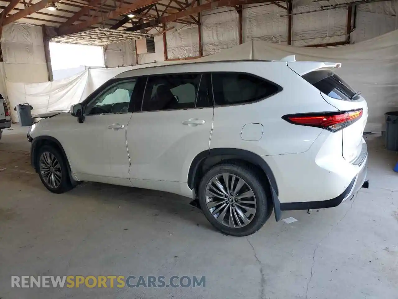2 Photograph of a damaged car 5TDFZRBH0MS137305 TOYOTA HIGHLANDER 2021