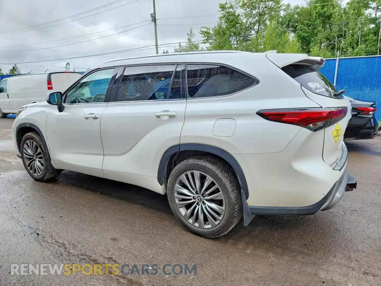 2 fotografías del automóvil dañado 5TDFZRBH2MS129156 TOYOTA HIGHLANDER 2021