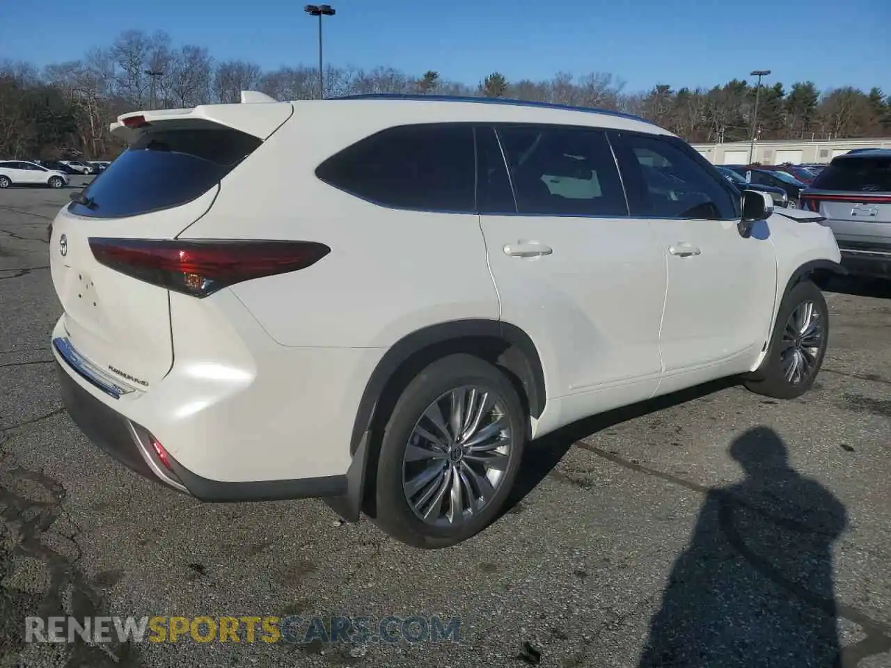 3 Photograph of a damaged car 5TDFZRBH5MS131533 TOYOTA HIGHLANDER 2021