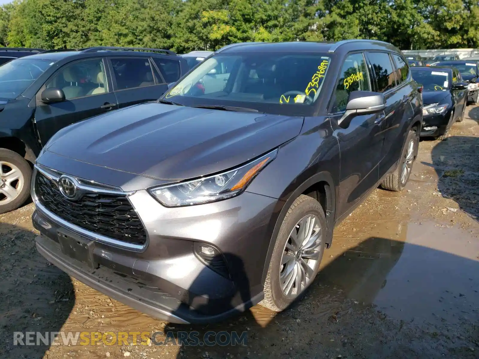 2 Photograph of a damaged car 5TDFZRBH6MS095027 TOYOTA HIGHLANDER 2021