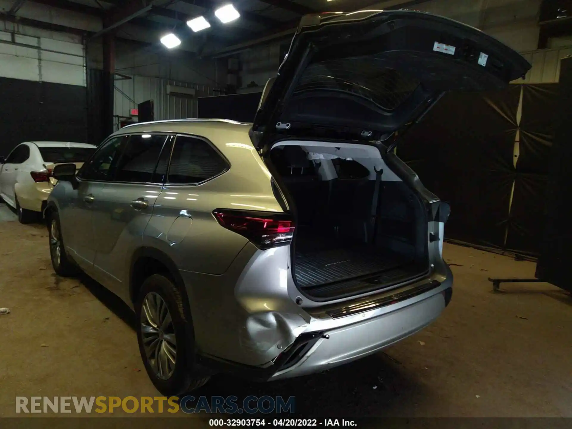 3 Photograph of a damaged car 5TDFZRBH8MS090184 TOYOTA HIGHLANDER 2021