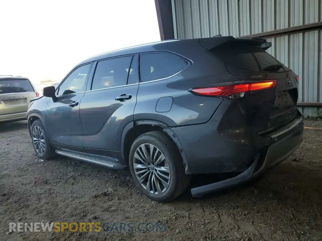 2 Photograph of a damaged car 5TDFZRBHXMS132029 TOYOTA HIGHLANDER 2021