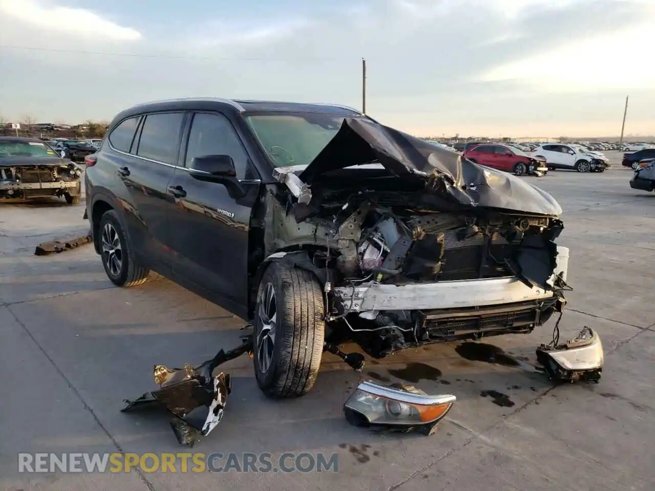 1 Photograph of a damaged car 5TDGARAH3MS004616 TOYOTA HIGHLANDER 2021