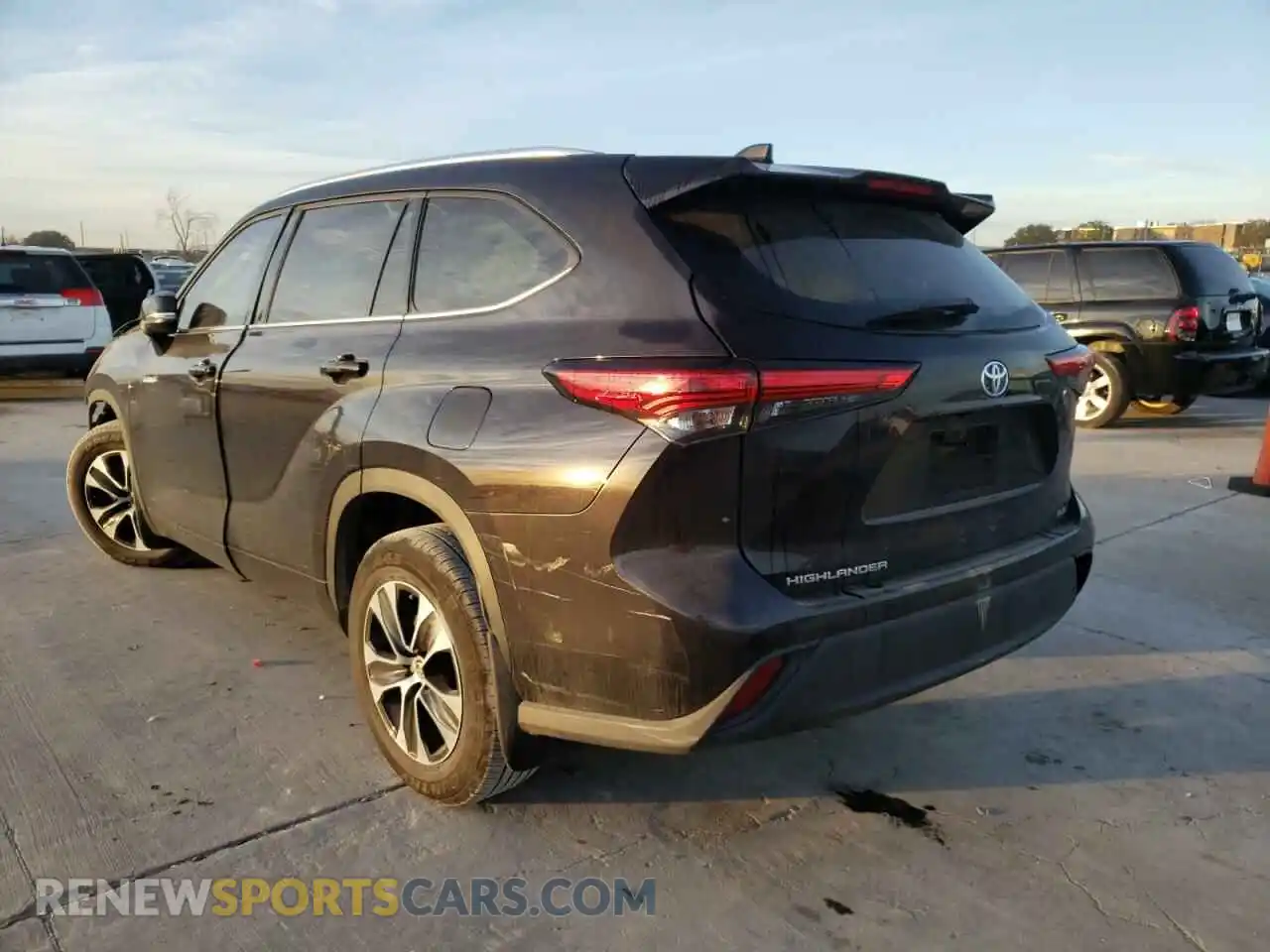 3 Photograph of a damaged car 5TDGARAH3MS004616 TOYOTA HIGHLANDER 2021