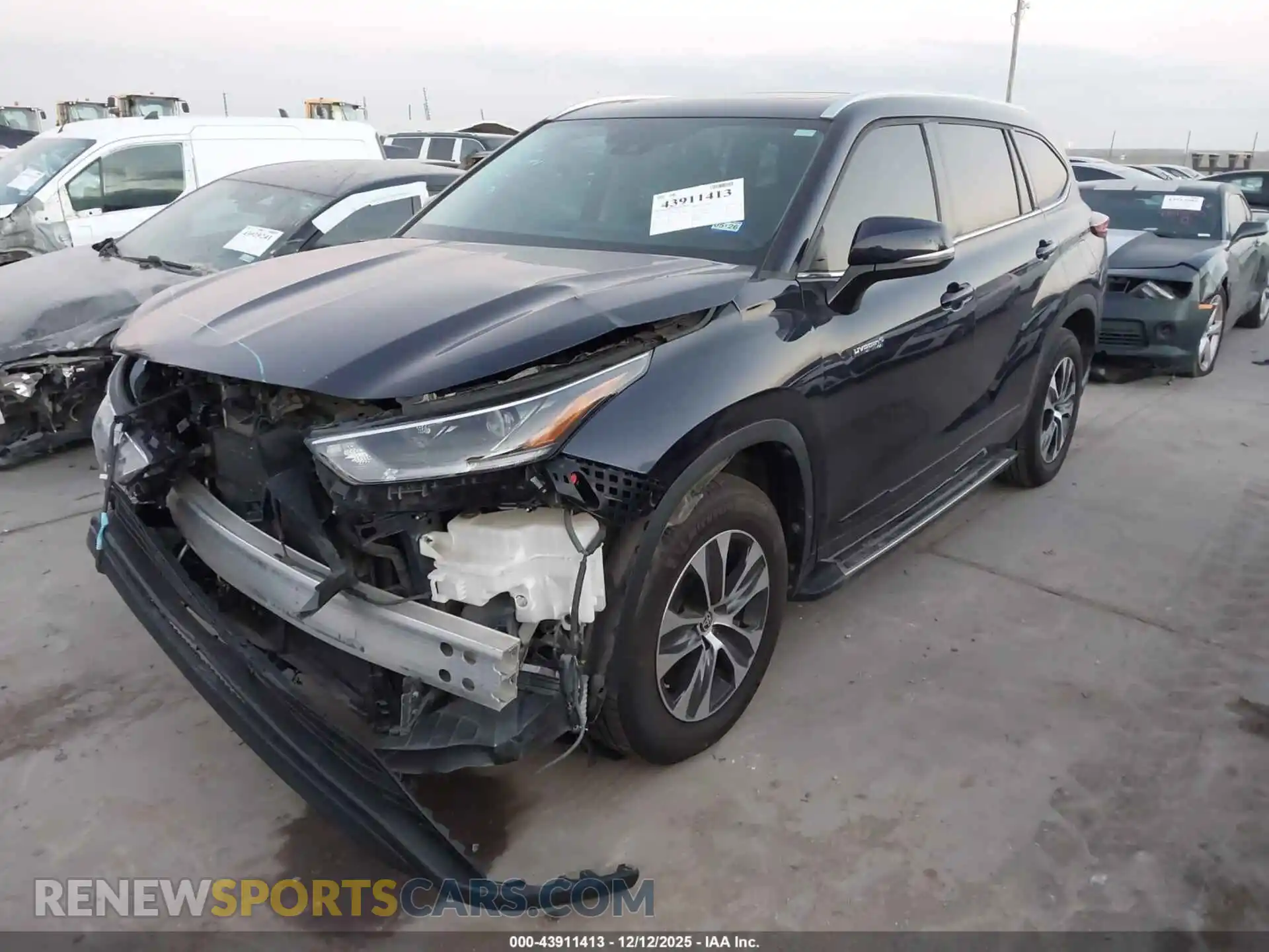 2 Photograph of a damaged car 5TDGARAH4MS505241 TOYOTA HIGHLANDER 2021