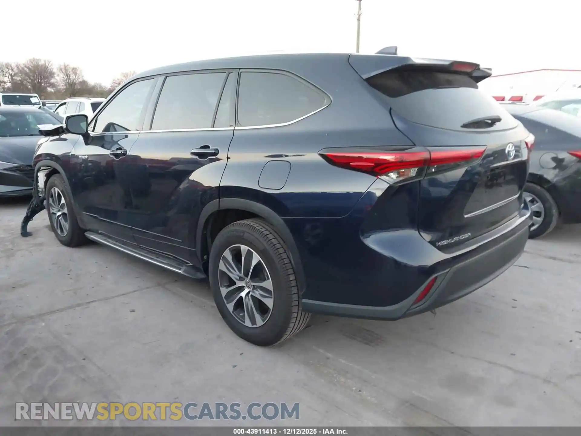 3 Photograph of a damaged car 5TDGARAH4MS505241 TOYOTA HIGHLANDER 2021