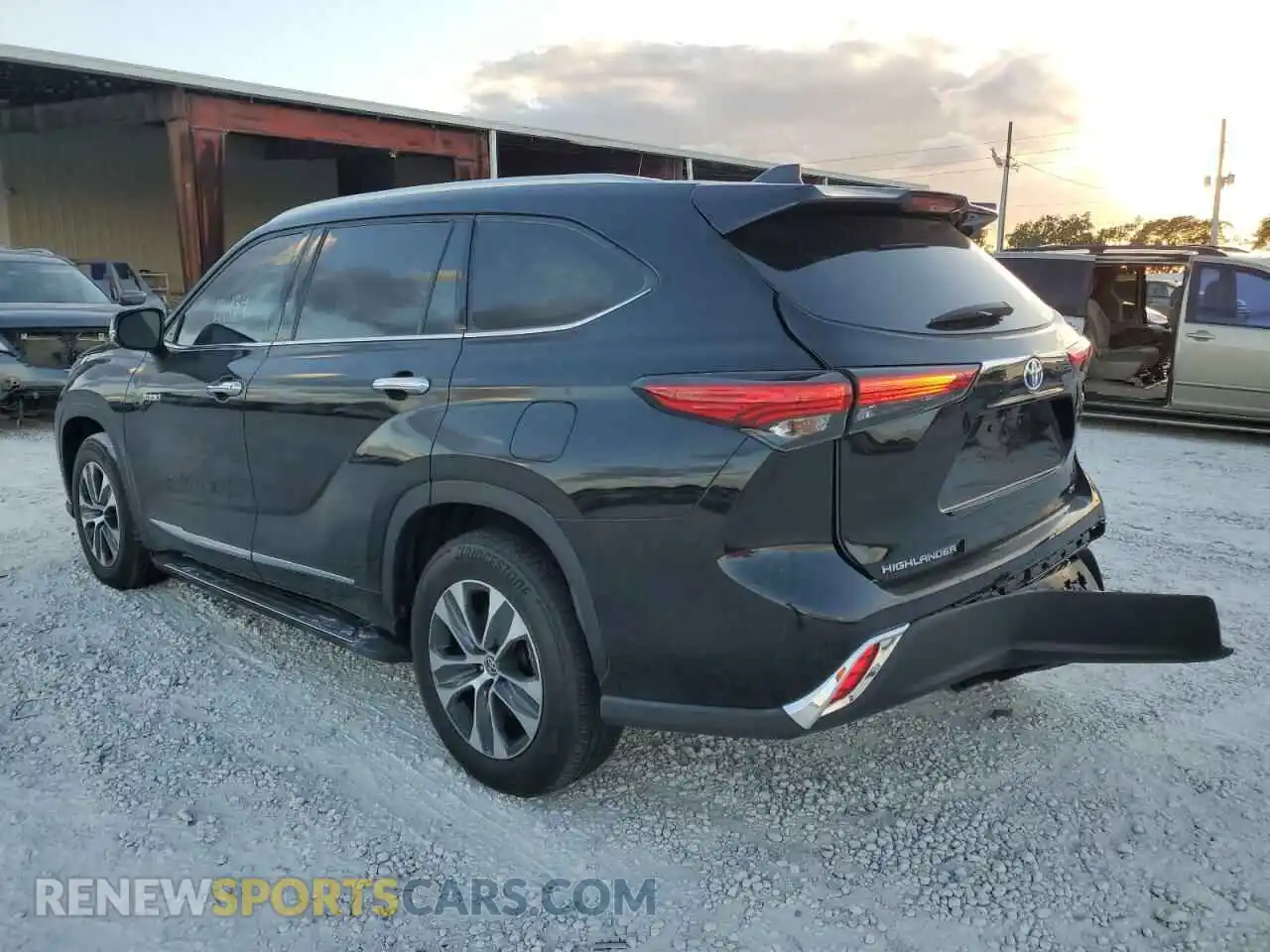 3 Photograph of a damaged car 5TDGARAH6MS012371 TOYOTA HIGHLANDER 2021