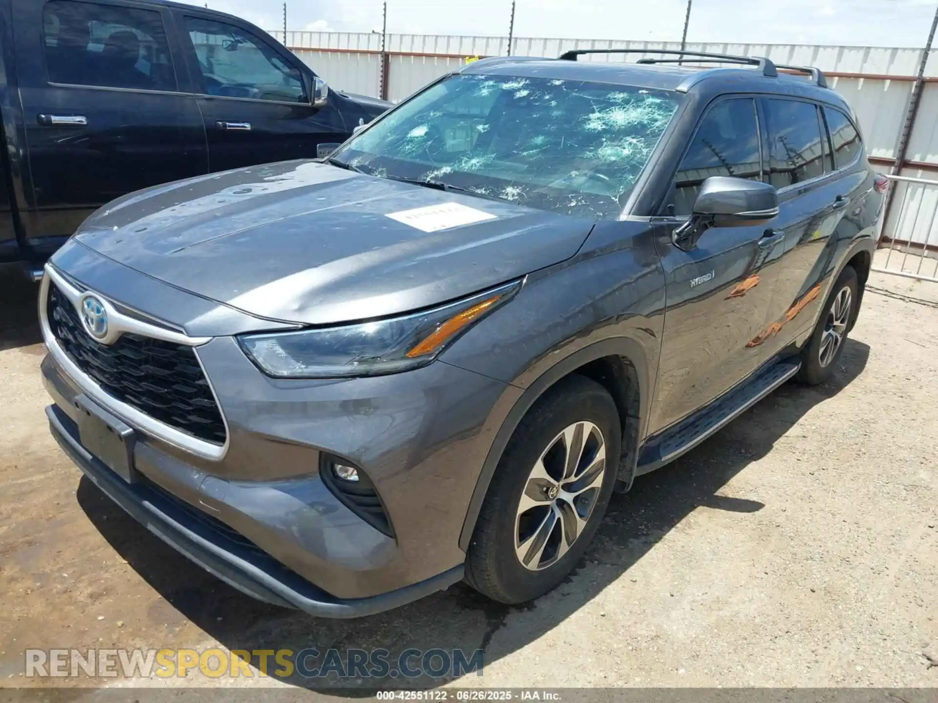2 Photograph of a damaged car 5TDGARAH6MS508397 TOYOTA HIGHLANDER 2021
