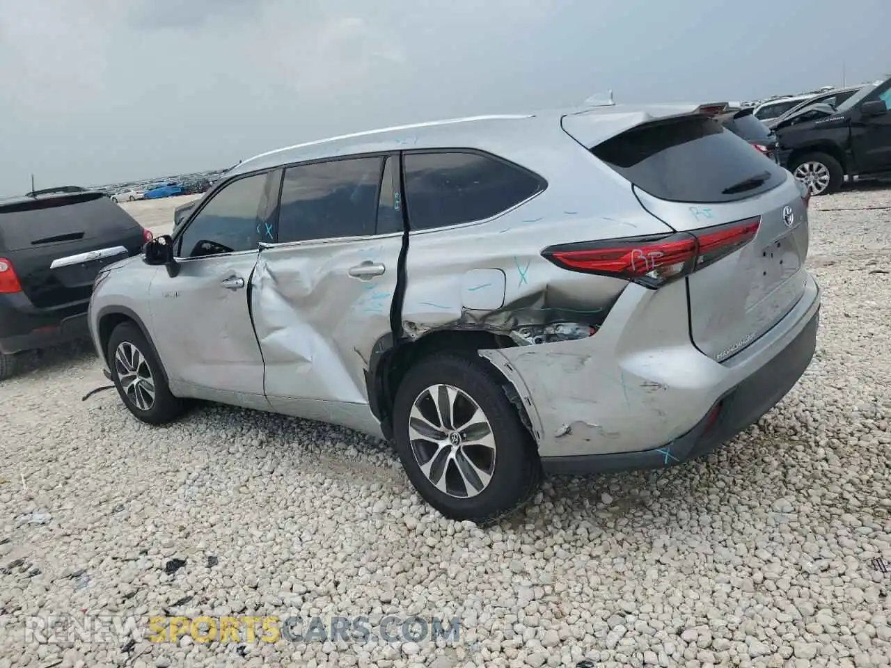 2 Photograph of a damaged car 5TDGARAH7MS011620 TOYOTA HIGHLANDER 2021