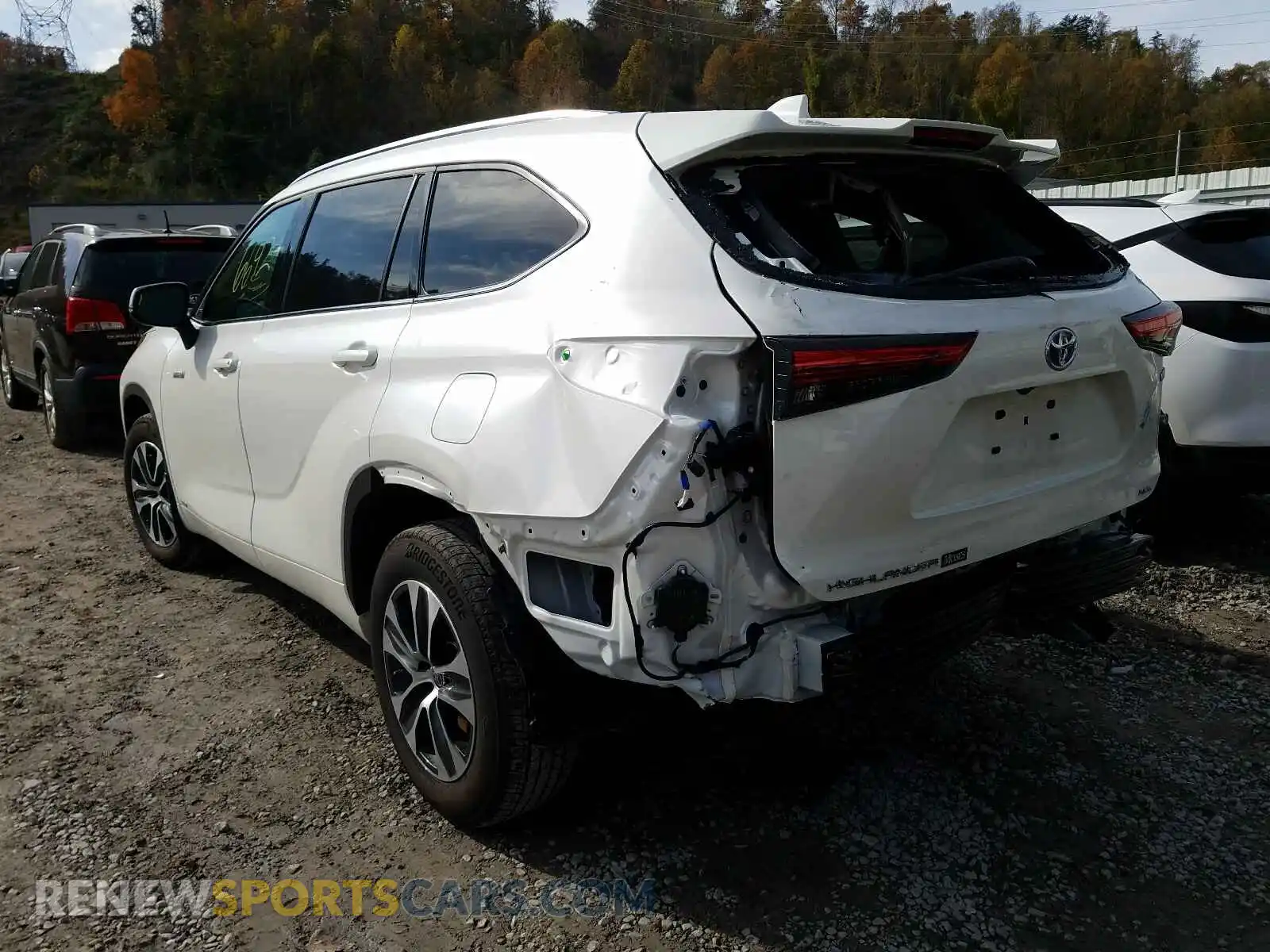 3 Photograph of a damaged car 5TDGBRCH1MS532181 TOYOTA HIGHLANDER 2021