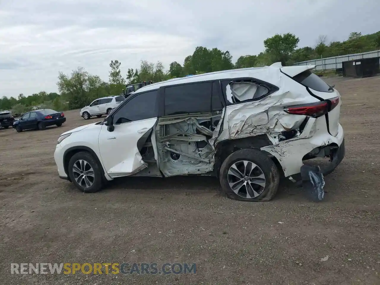 2 Photograph of a damaged car 5TDGBRCH2MS059701 TOYOTA HIGHLANDER 2021