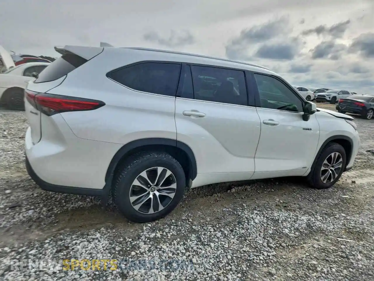 3 Photograph of a damaged car 5TDGBRCH6MS050855 TOYOTA HIGHLANDER 2021