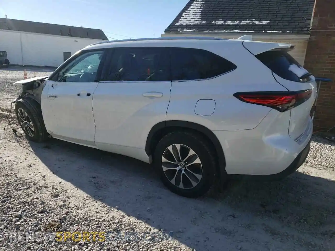 2 Photograph of a damaged car 5TDGBRCH7MS531908 TOYOTA HIGHLANDER 2021