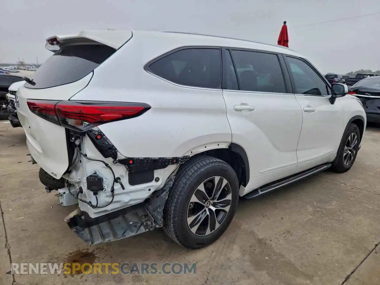 3 Photograph of a damaged car 5TDGZRAH0MS031846 TOYOTA HIGHLANDER 2021