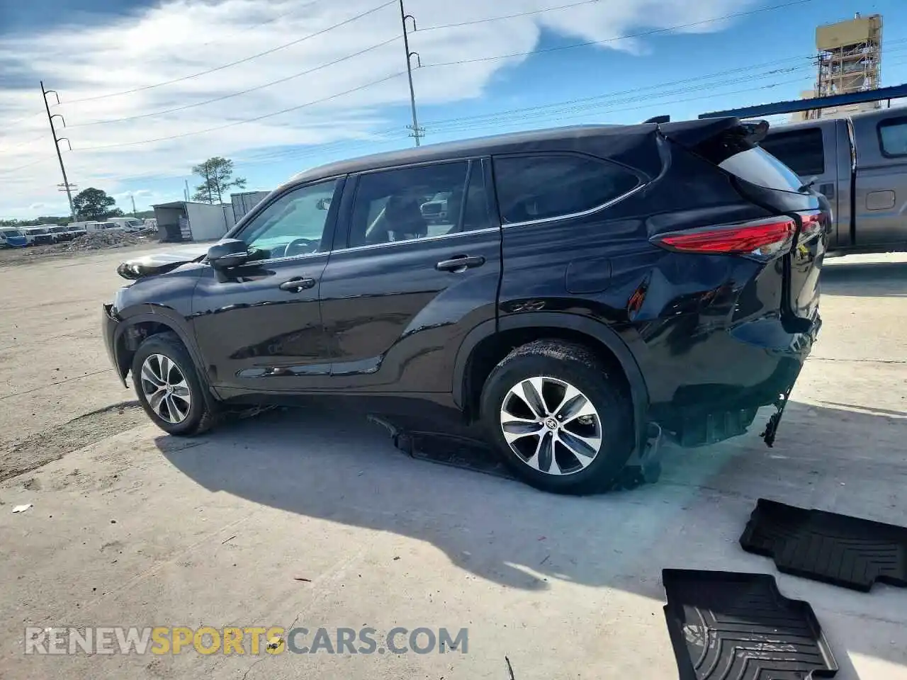2 fotografías del automóvil dañado 5TDGZRAH0MS032270 TOYOTA HIGHLANDER 2021