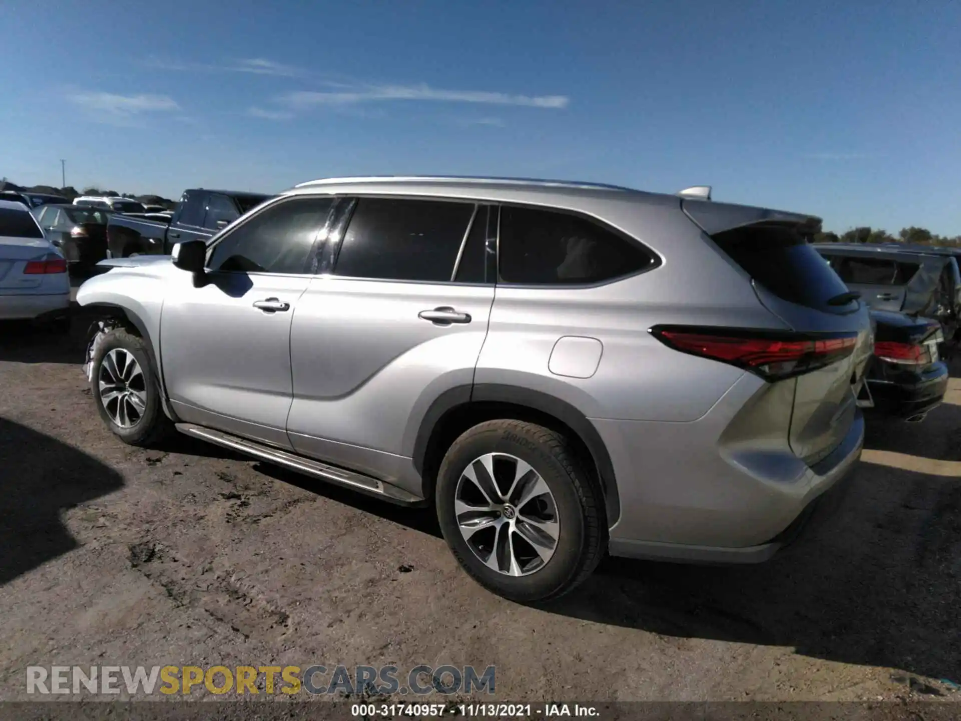 3 Photograph of a damaged car 5TDGZRAH0MS058755 TOYOTA HIGHLANDER 2021
