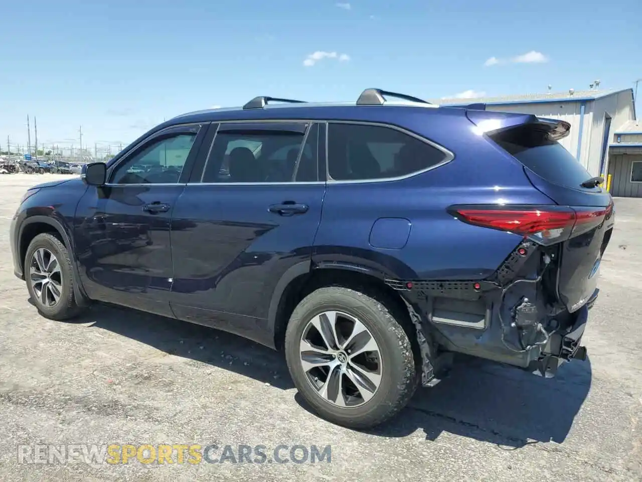 2 Photograph of a damaged car 5TDGZRAH0MS062868 TOYOTA HIGHLANDER 2021