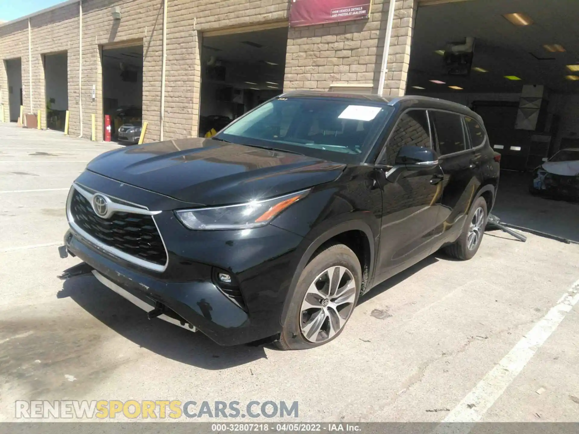 2 fotografías del automóvil dañado 5TDGZRAH0MS533658 TOYOTA HIGHLANDER 2021