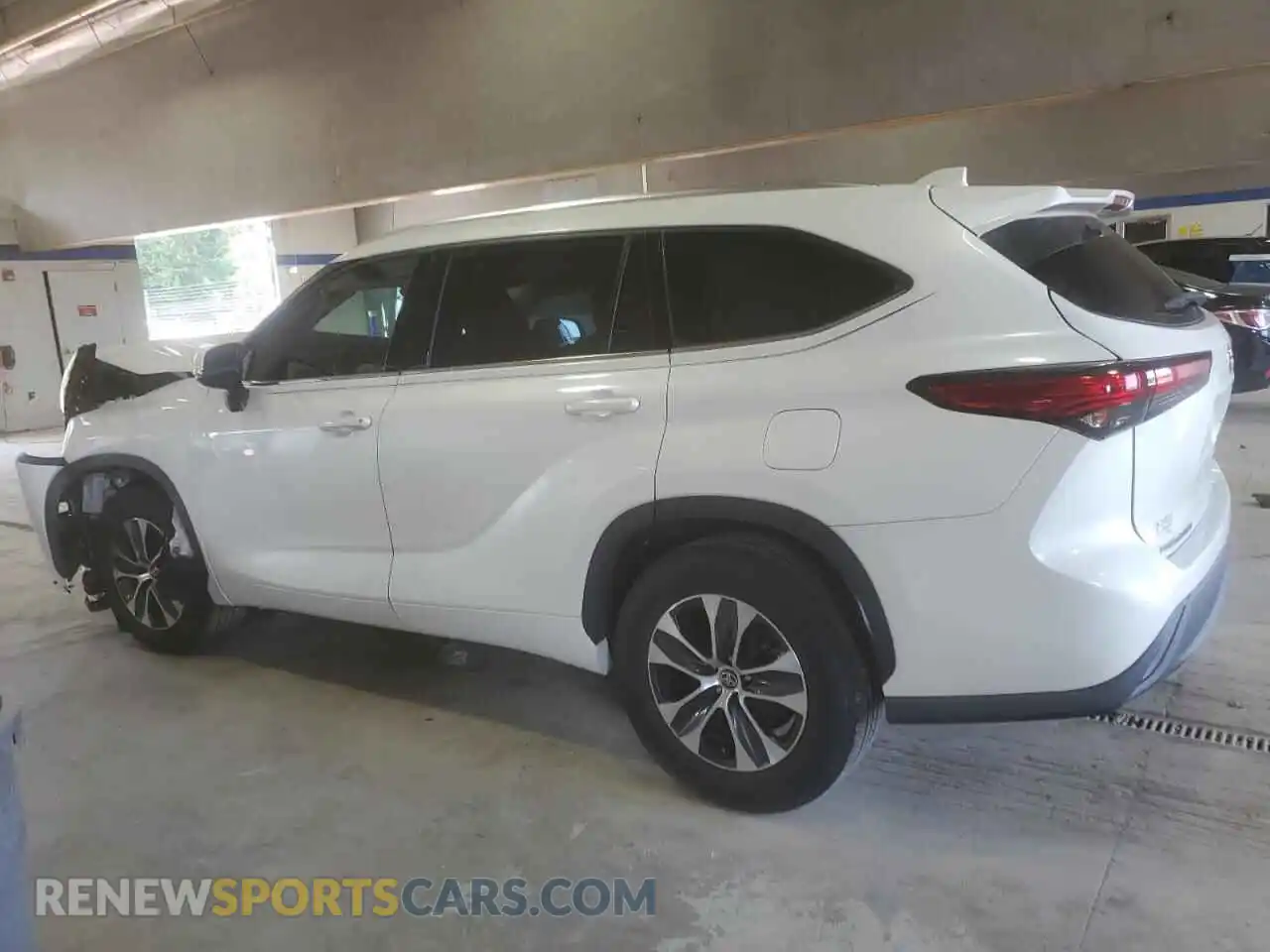 2 Photograph of a damaged car 5TDGZRAH1MS519669 TOYOTA HIGHLANDER 2021