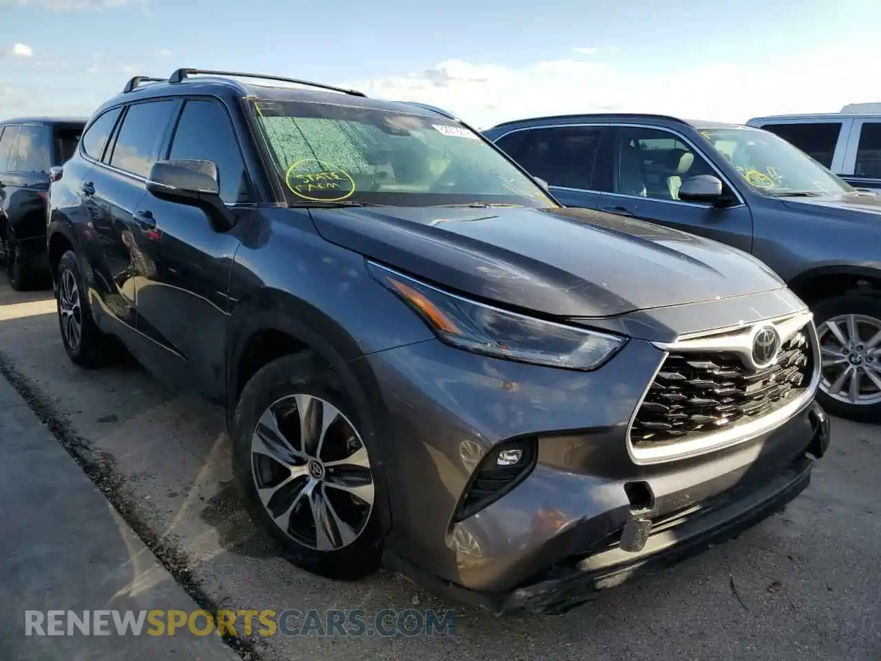 1 Photograph of a damaged car 5TDGZRAH1MS521065 TOYOTA HIGHLANDER 2021