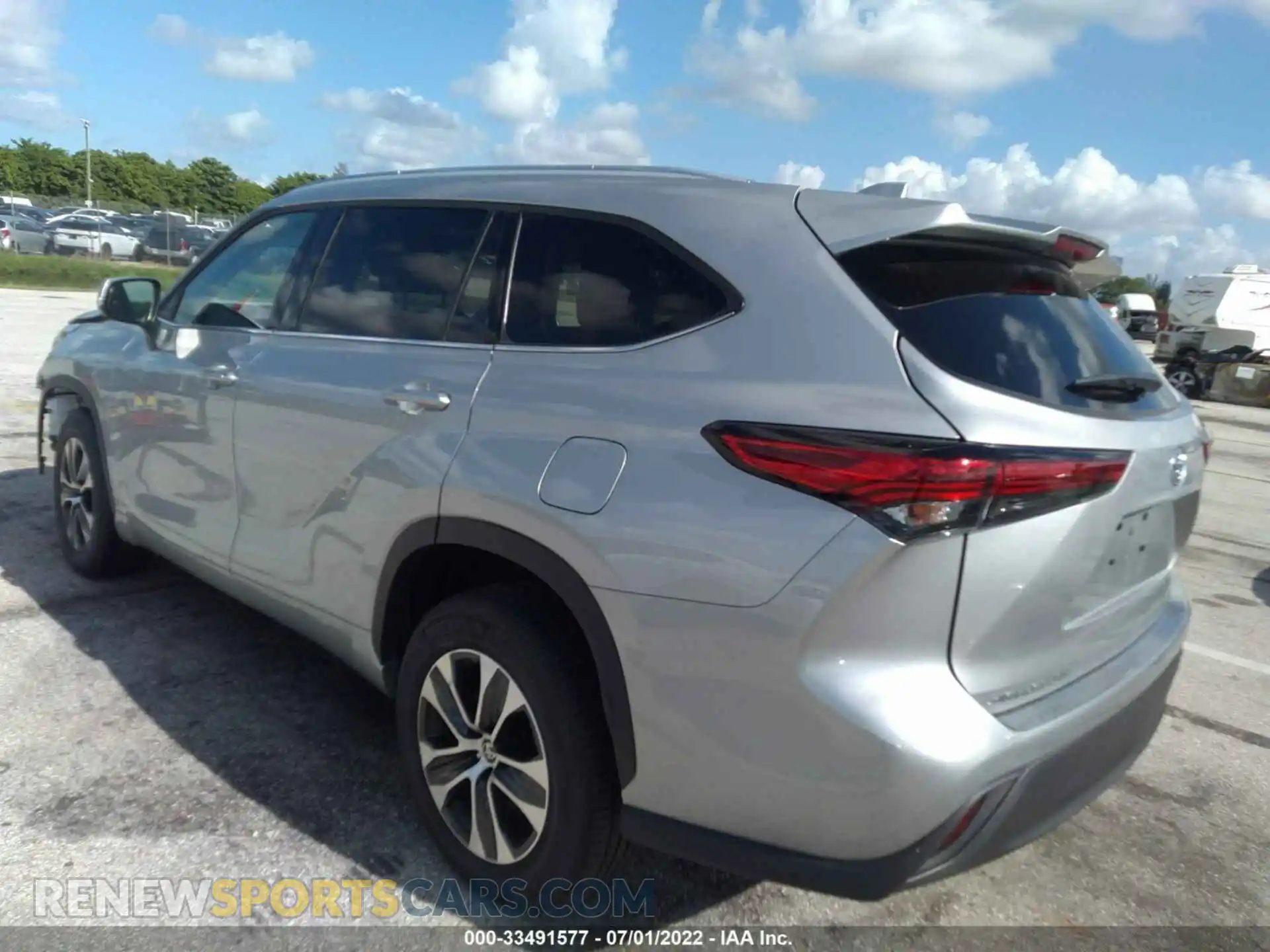 3 Photograph of a damaged car 5TDGZRAH1MS537881 TOYOTA HIGHLANDER 2021