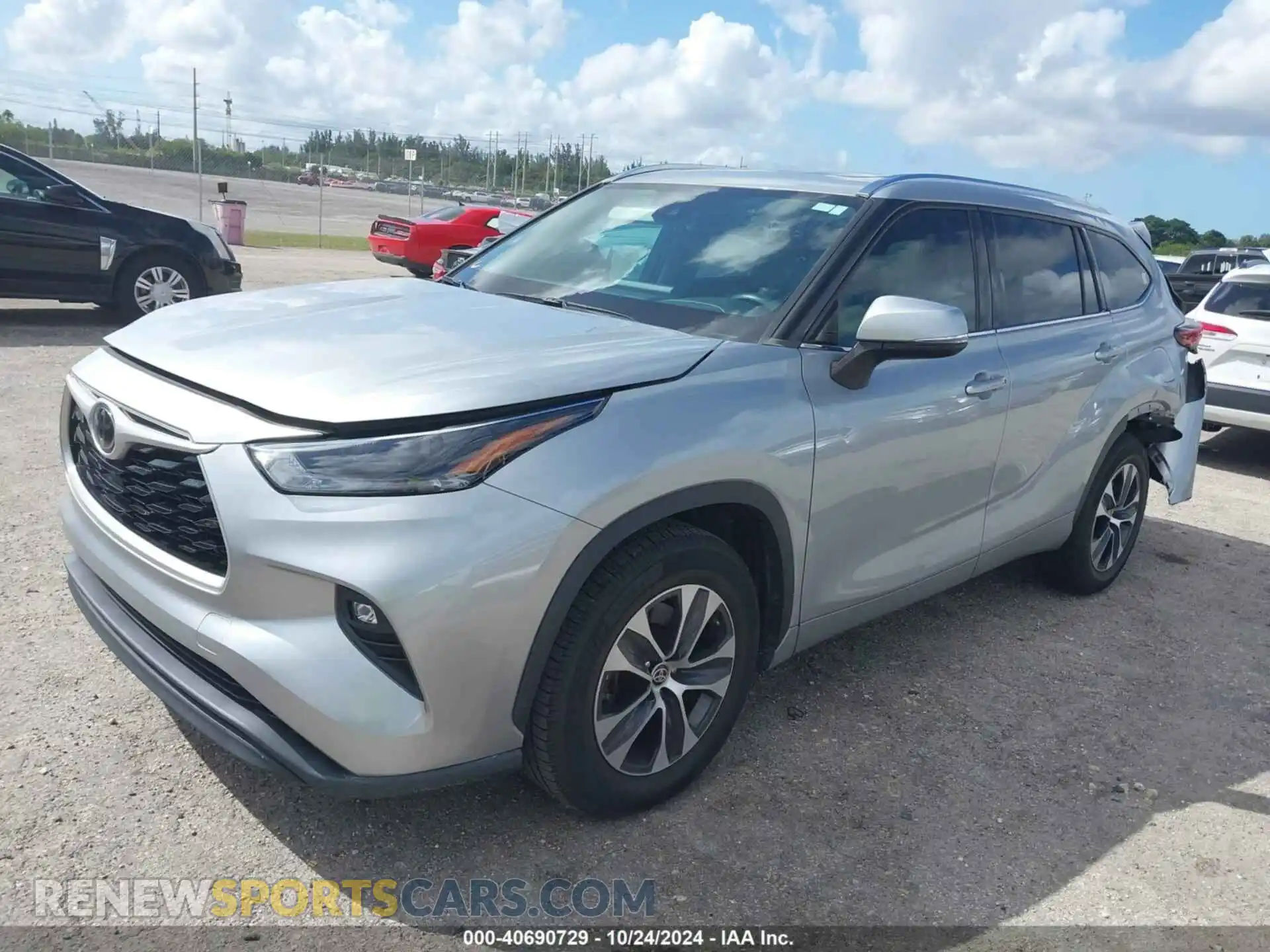 2 Photograph of a damaged car 5TDGZRAH2MS049717 TOYOTA HIGHLANDER 2021