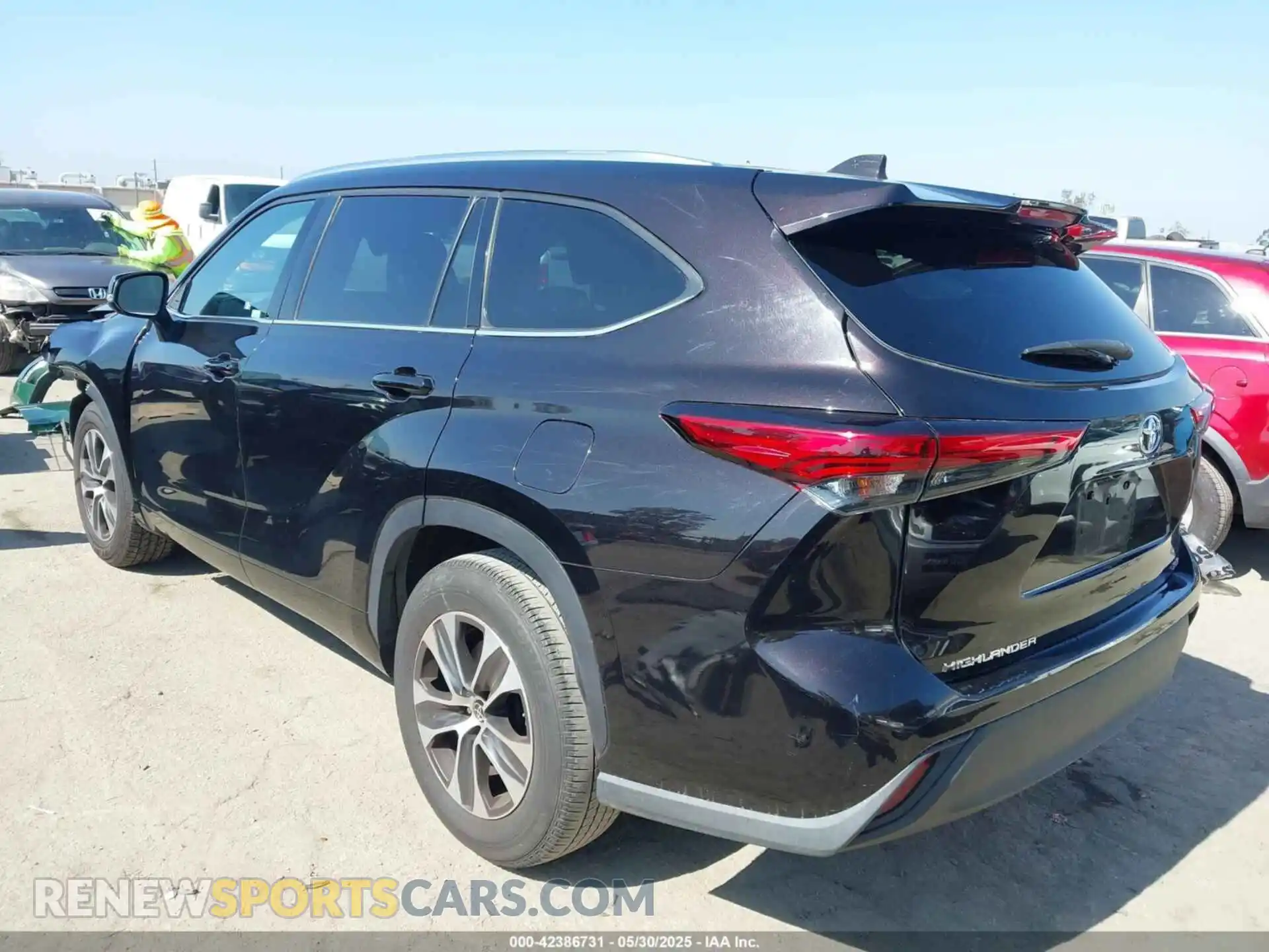 3 Photograph of a damaged car 5TDGZRAH2MS065304 TOYOTA HIGHLANDER 2021