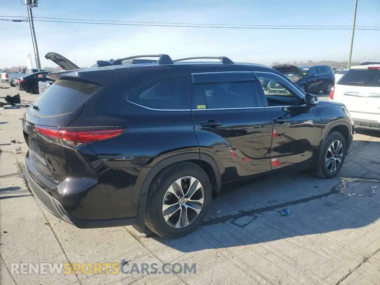3 Photograph of a damaged car 5TDGZRAH2MS075198 TOYOTA HIGHLANDER 2021
