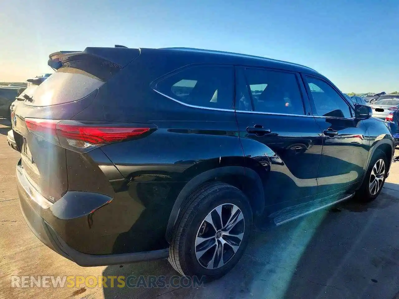 3 Photograph of a damaged car 5TDGZRAH2MS081065 TOYOTA HIGHLANDER 2021