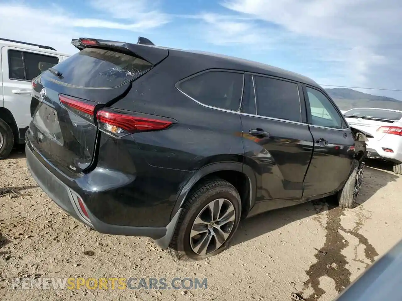 3 Photograph of a damaged car 5TDGZRAH2MS088713 TOYOTA HIGHLANDER 2021
