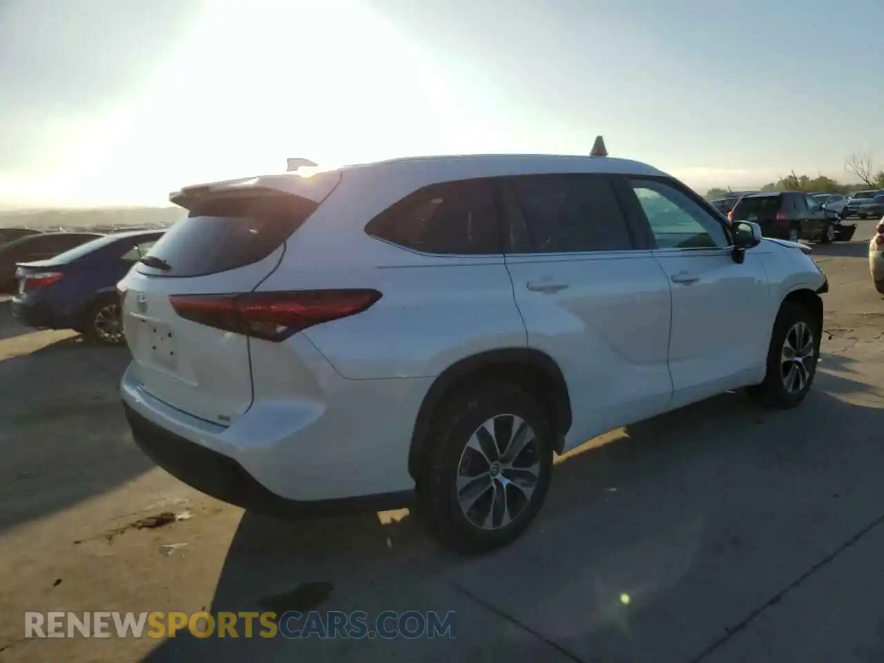 3 Photograph of a damaged car 5TDGZRAH3MS044266 TOYOTA HIGHLANDER 2021