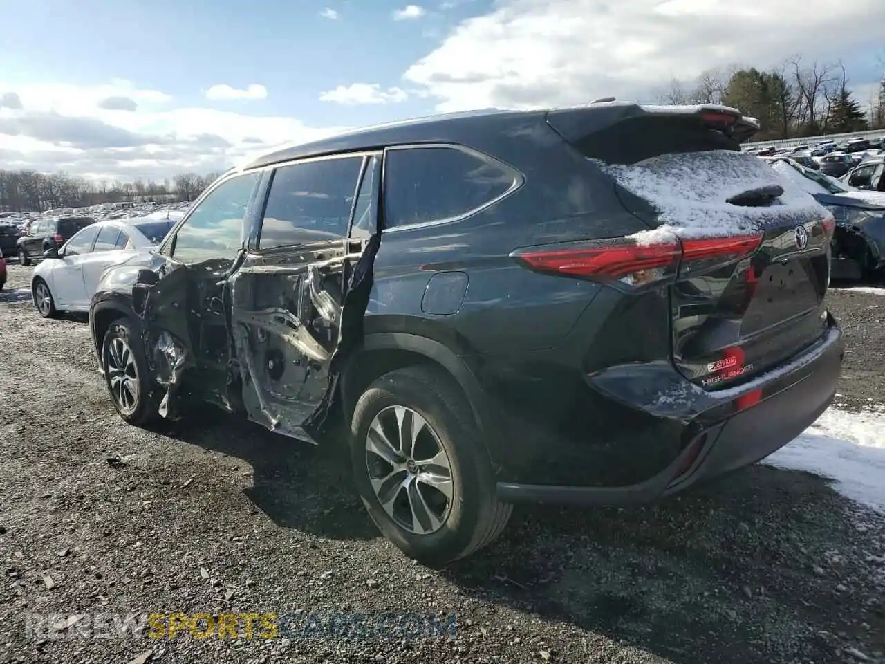 2 Photograph of a damaged car 5TDGZRAH3MS072147 TOYOTA HIGHLANDER 2021