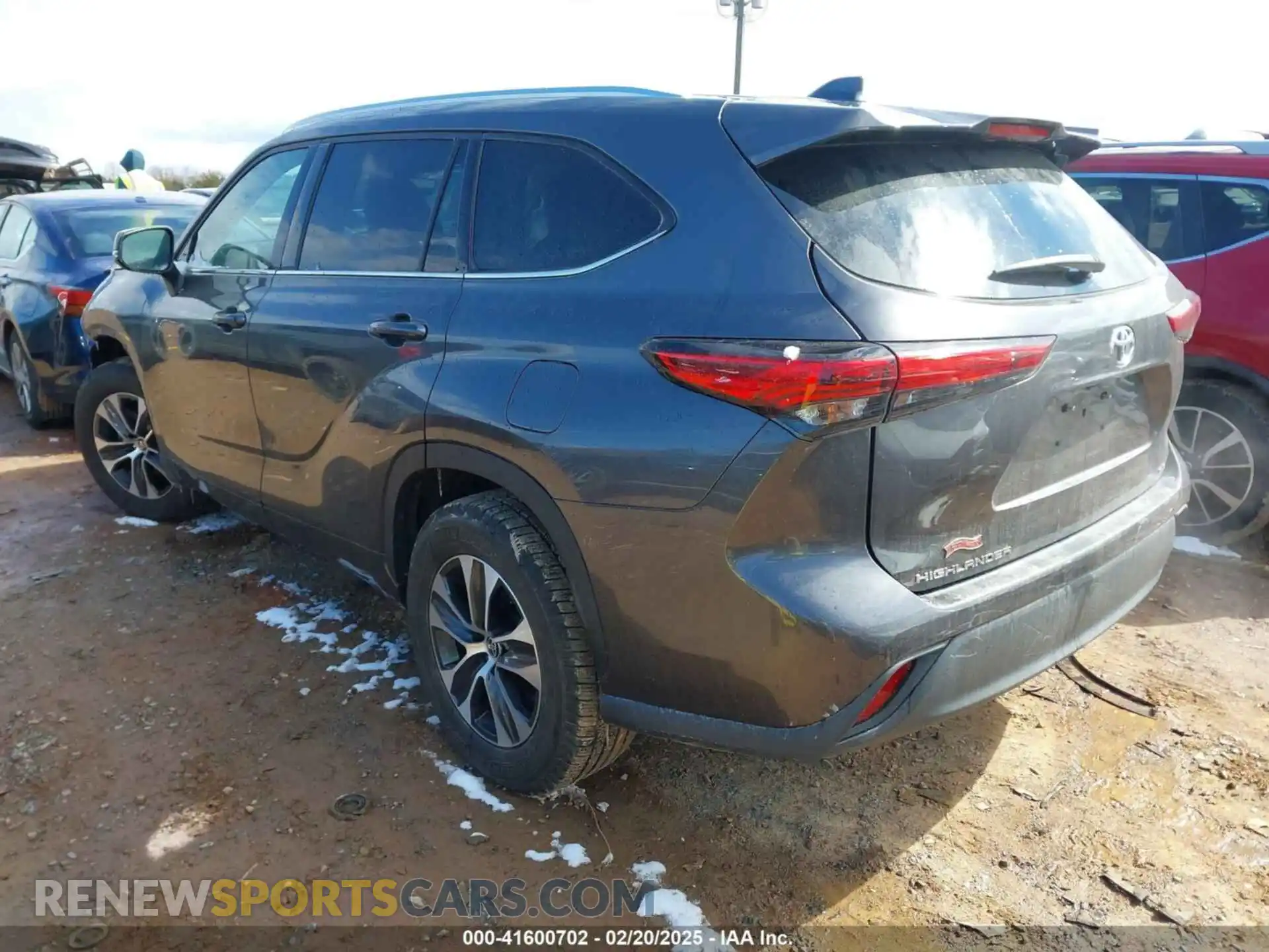 3 Photograph of a damaged car 5TDGZRAH3MS537395 TOYOTA HIGHLANDER 2021