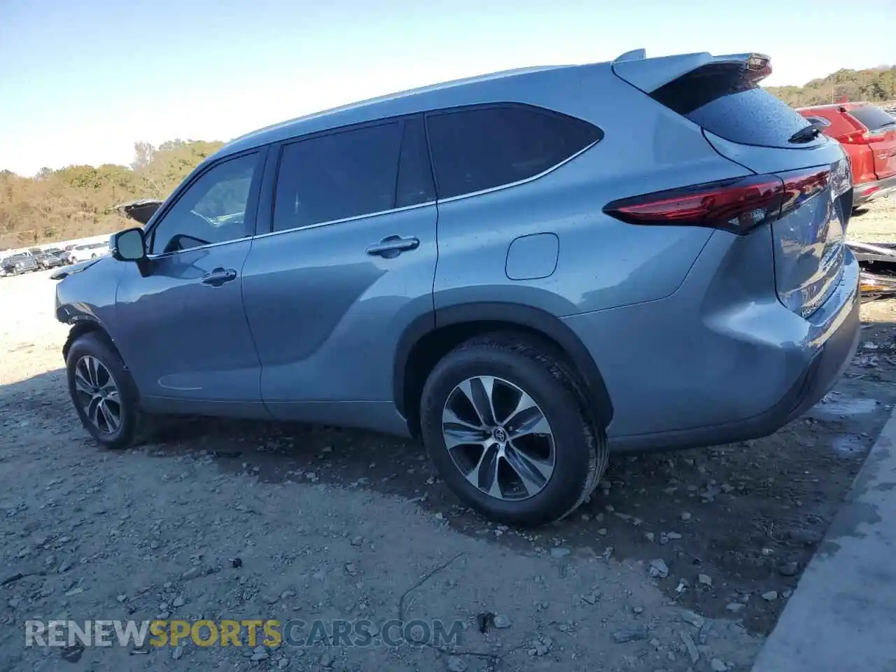 2 fotografías del automóvil dañado 5TDGZRAH4MS042414 TOYOTA HIGHLANDER 2021