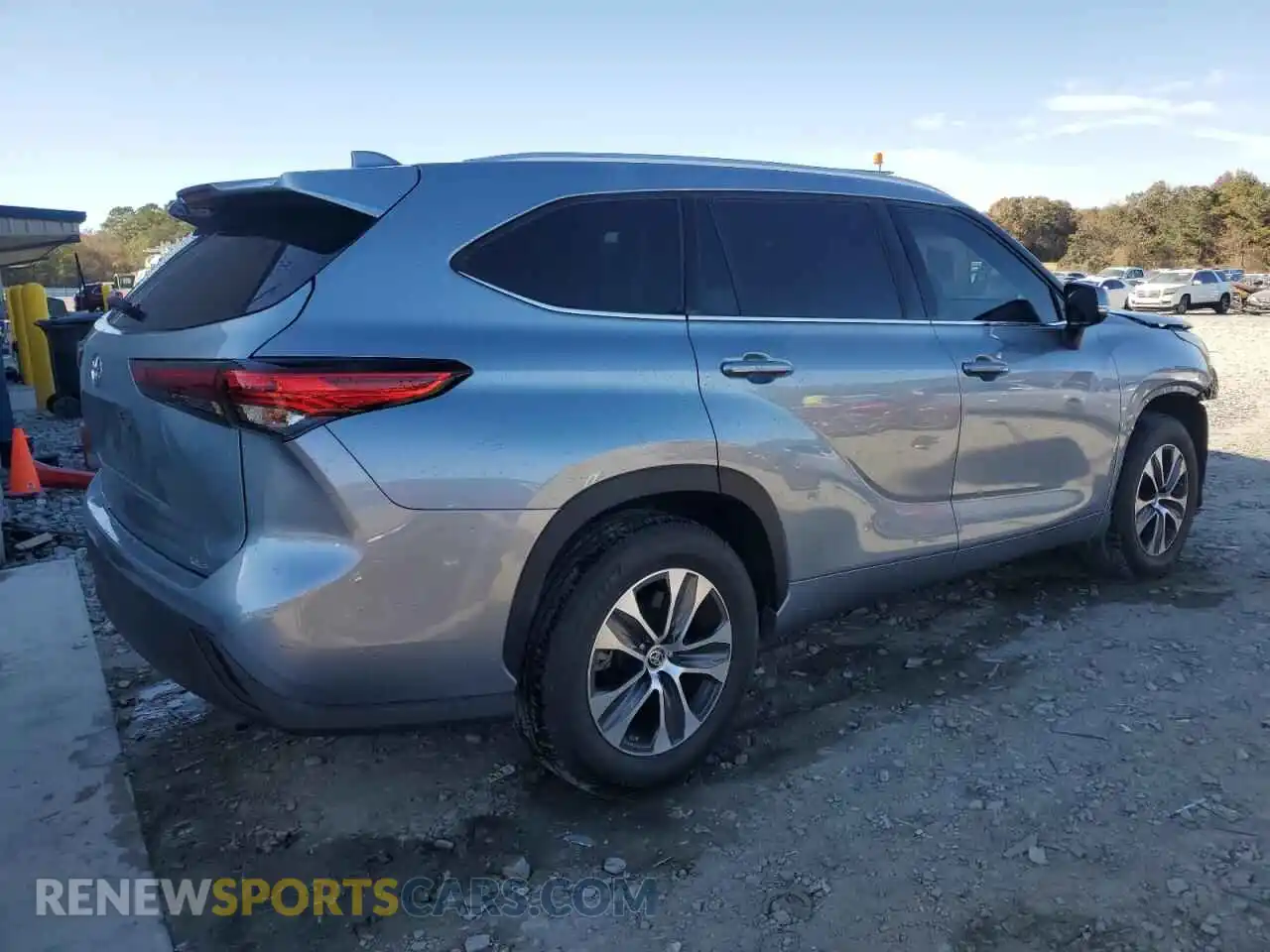 3 fotografías del automóvil dañado 5TDGZRAH4MS042414 TOYOTA HIGHLANDER 2021