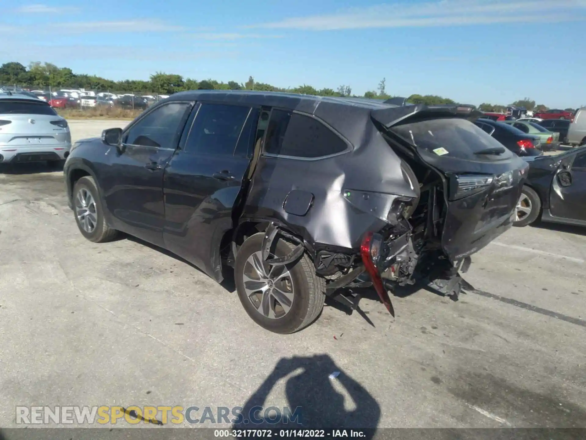 3 Photograph of a damaged car 5TDGZRAH4MS048729 TOYOTA HIGHLANDER 2021