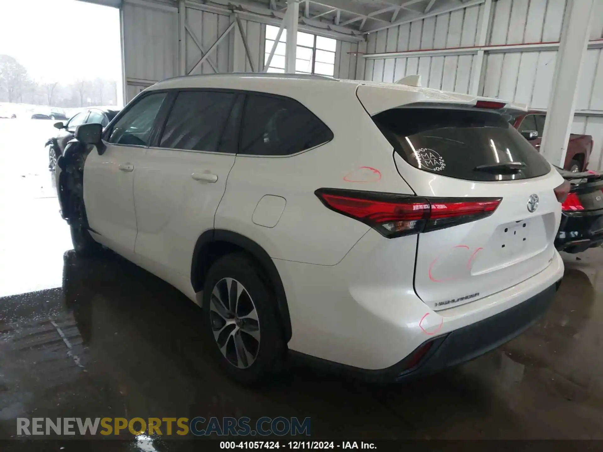 3 Photograph of a damaged car 5TDGZRAH4MS529046 TOYOTA HIGHLANDER 2021