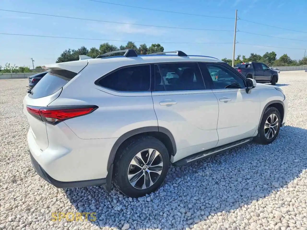 3 Photograph of a damaged car 5TDGZRAH4MS531220 TOYOTA HIGHLANDER 2021