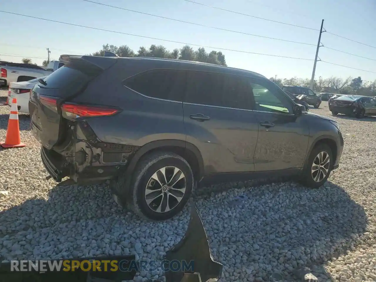 3 Photograph of a damaged car 5TDGZRAH5MS039246 TOYOTA HIGHLANDER 2021