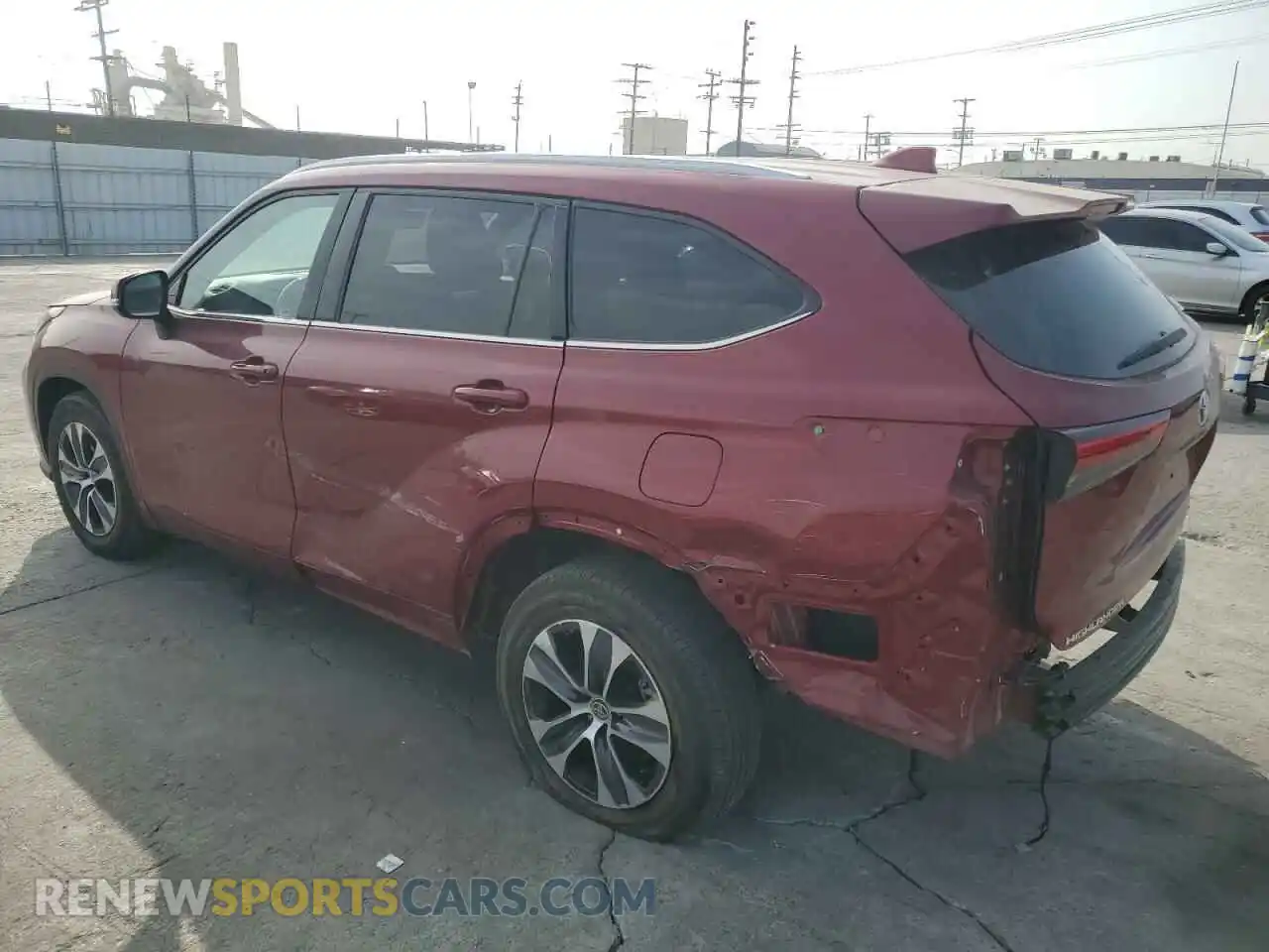 2 Photograph of a damaged car 5TDGZRAH5MS061568 TOYOTA HIGHLANDER 2021